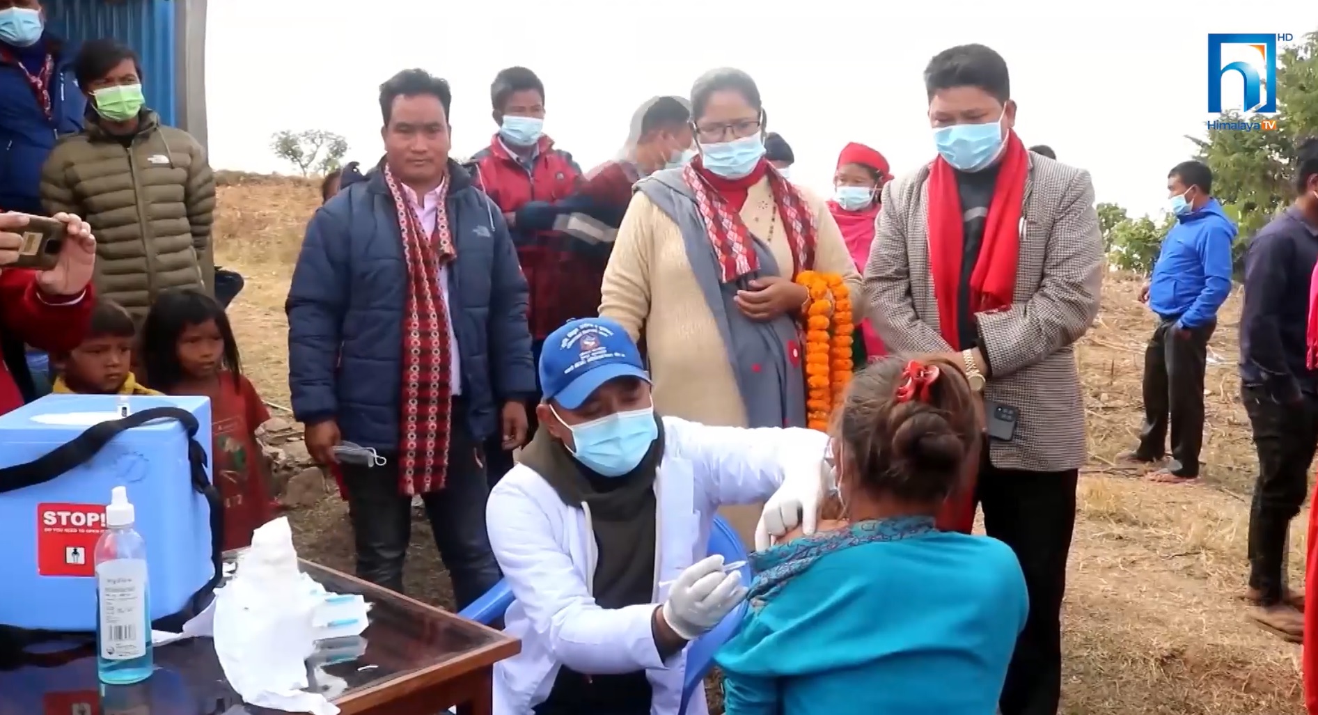 मकवानपुरमा टोल–टोलमा कोरोनाविरुद्धको खोप अभियान (भिडियो रिपोर्टसहित)