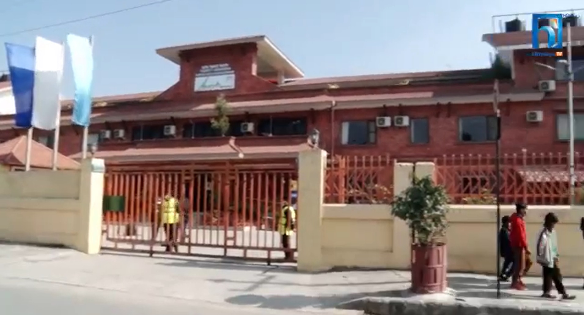 नेपाल–भारतमैत्री धर्मशालामा सञ्चालिन होटल आनन्दमा सरकारी ताला