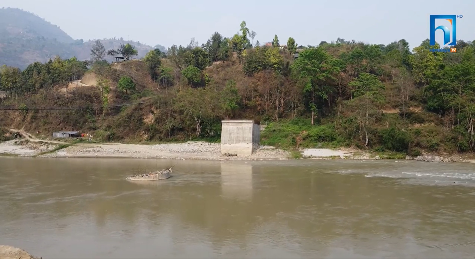 जनप्रतिनिधिको बेवास्ता र ठेकेदारको ढिलासुस्तीले निर्माण कार्य अलपत्र (भिडियो रिपोर्टसहित)