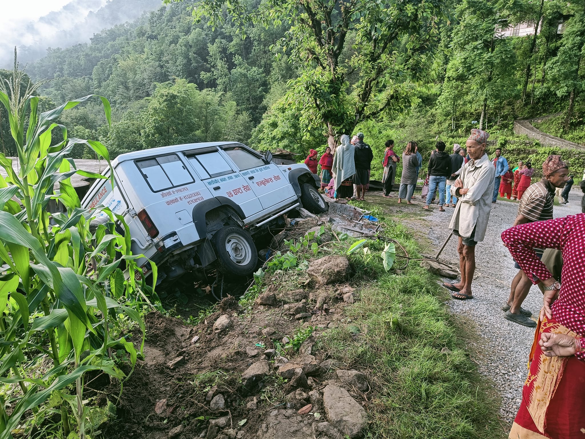 एम्बुलेन्स दुर्घटनामा वृद्धाको मृत्यु