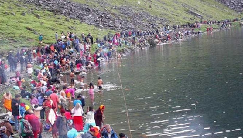 गङ्गा दशहरा पर्वअन्तर्गत गोसाइँकुण्ड मेला  सुरू