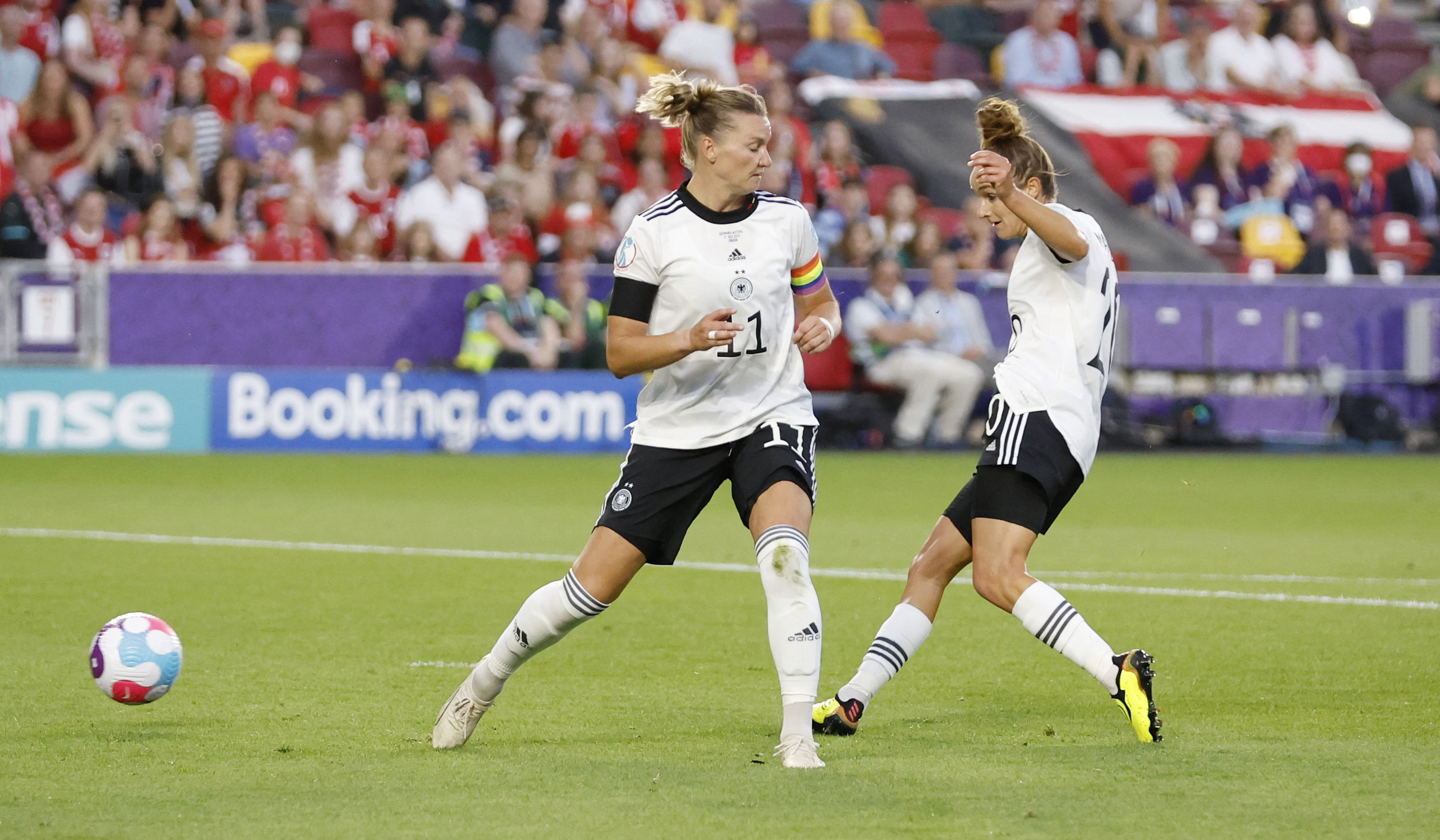जर्मनी महिला युरोपियन च्याम्पियनसिप फुटबलको सेमिफाइनल प्रवेश