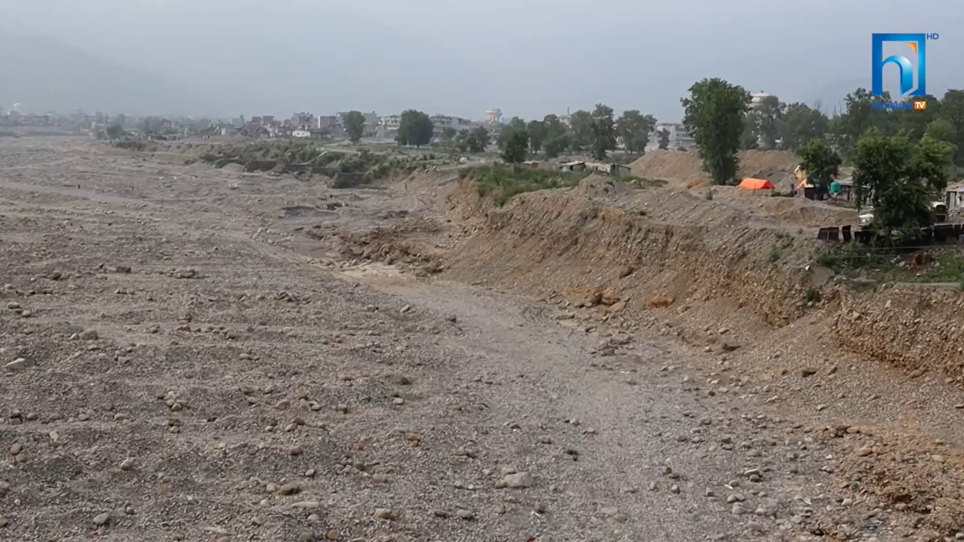 जथाभावी उत्खननले नदी वरपरका वस्ती नै जोखिममा  (भिडियो रिपोर्टसहित)