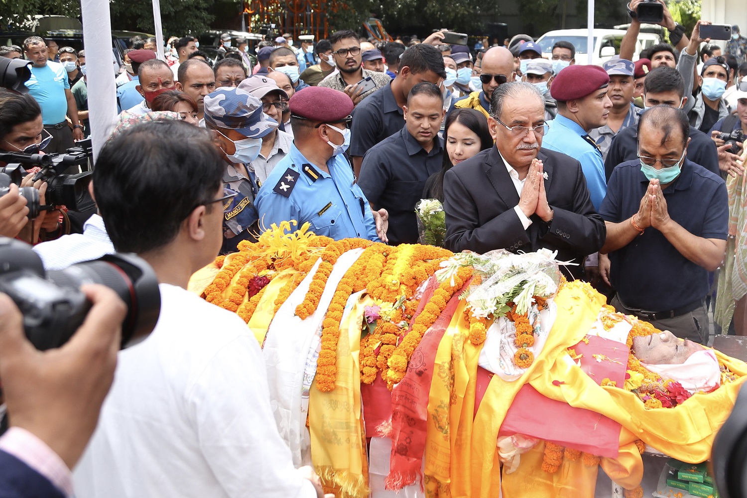 बौद्धिक व्यक्तित्वका रुपमा स्थापित गिरी राजनीतिक प्रेरणाको स्रोत  :  अध्यक्ष प्रचण्ड