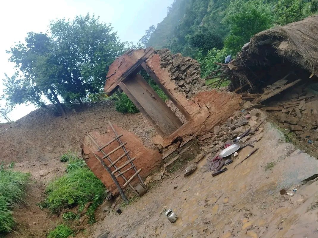 सुदूरमा पहिरो र डुबान : अछाममा १७ जनाको मृत्यु