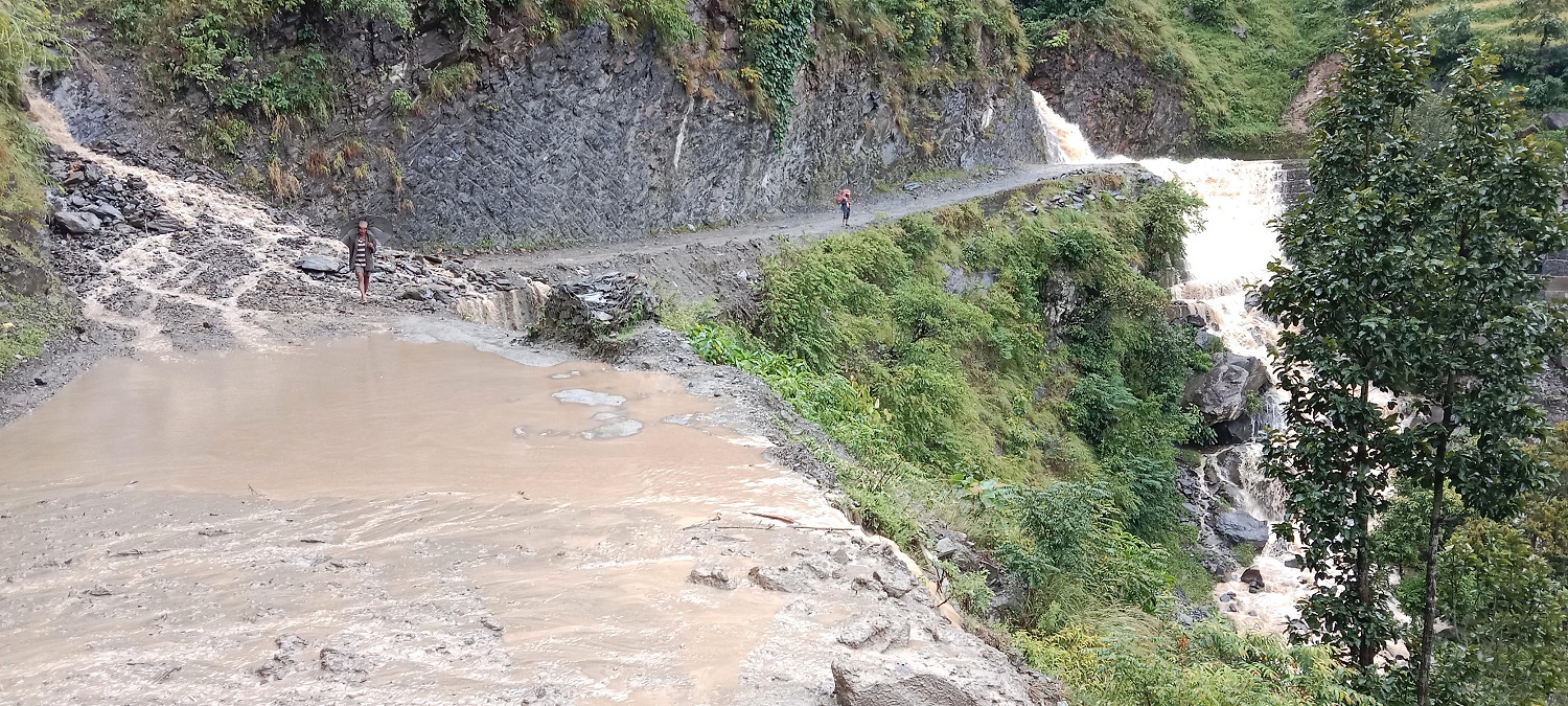 कर्णालीका मुख्य राजमार्गहरु अवरुद्ध