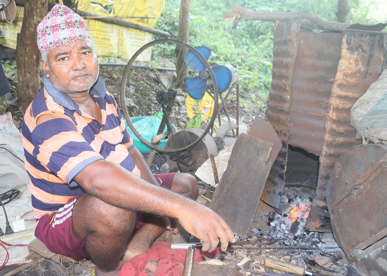 विश्वकर्माले बनाए विद्युतबाट चल्ने स्वचालित घन