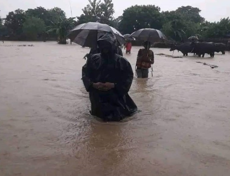 राप्तीको बाढीले तीन सयभन्दा बढी घर डुबायो