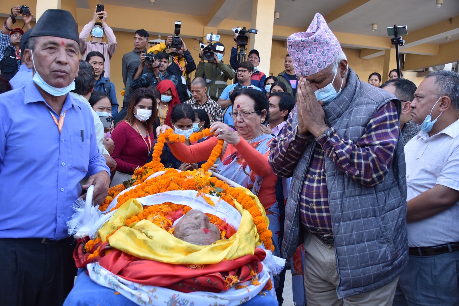 वाङ्मय शताब्दी पुरुषको पार्थिव शरीर श्रद्धाञ्जलिका लागि ललितपुर महानगरपालिकामा