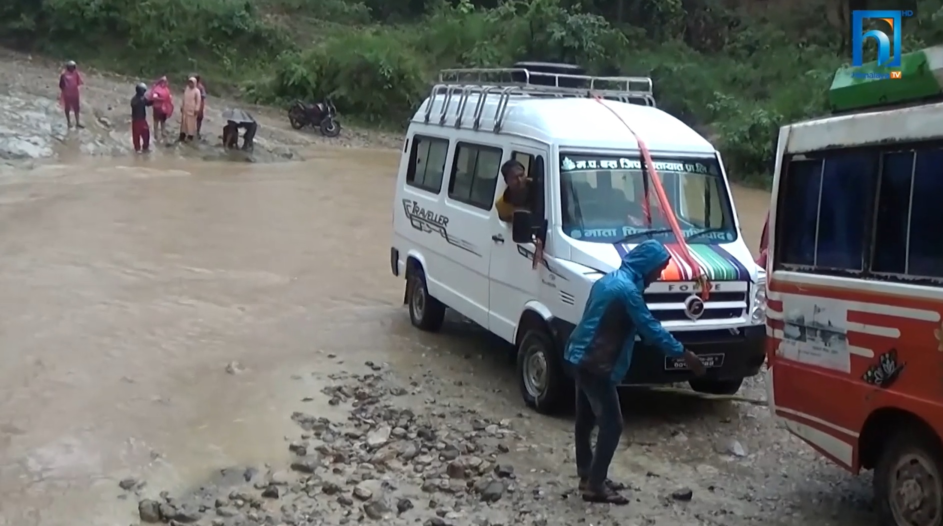 कर्णालीका सडकको दुरावस्थाका कारण नागरिकले दुःख भोग्दै  (भिडियो रिपोर्टसहित)