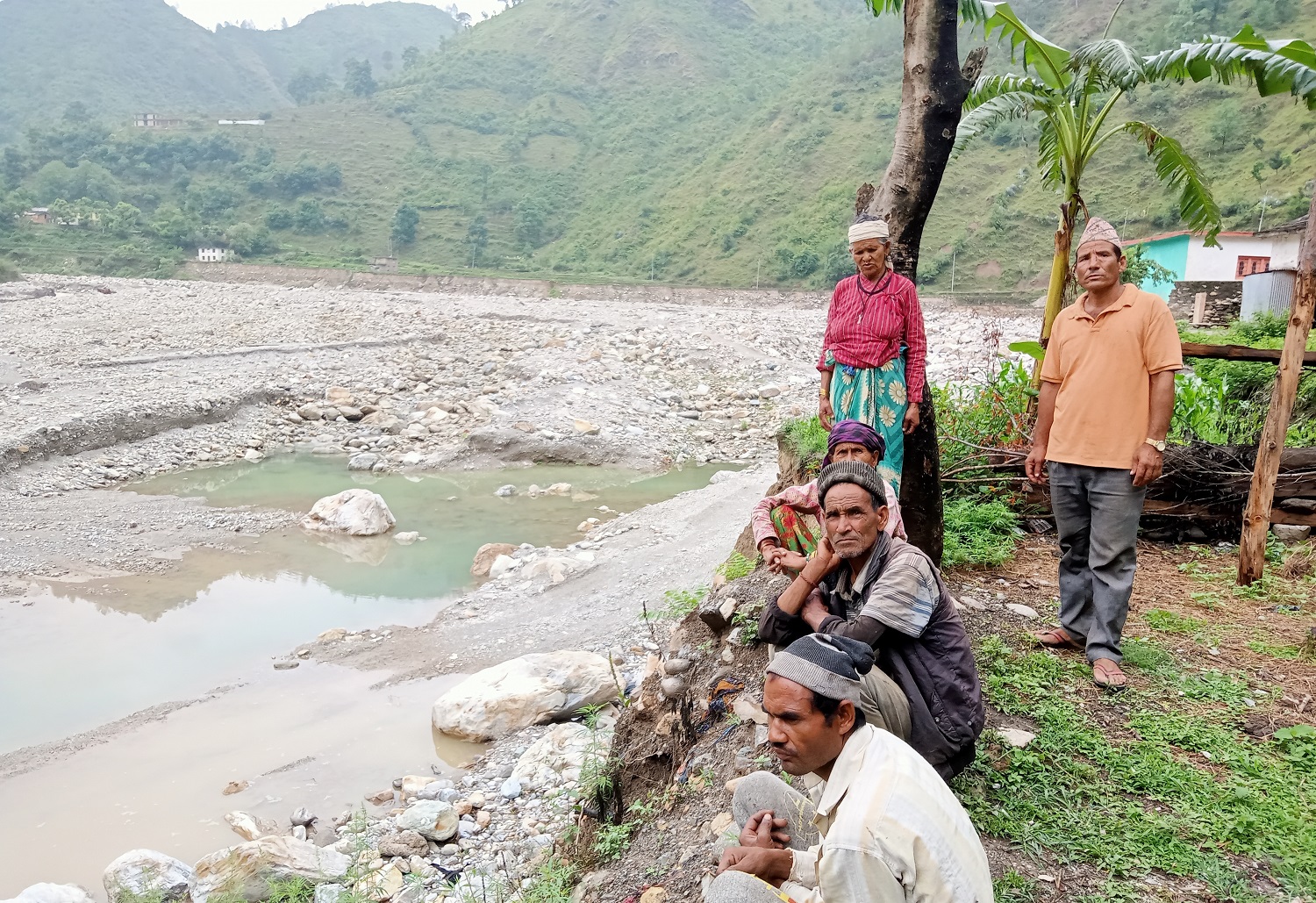 बाढी पीडितको गुनासो : ‘राहतको पर्खाइमा बित्यो वर्ष दिन’