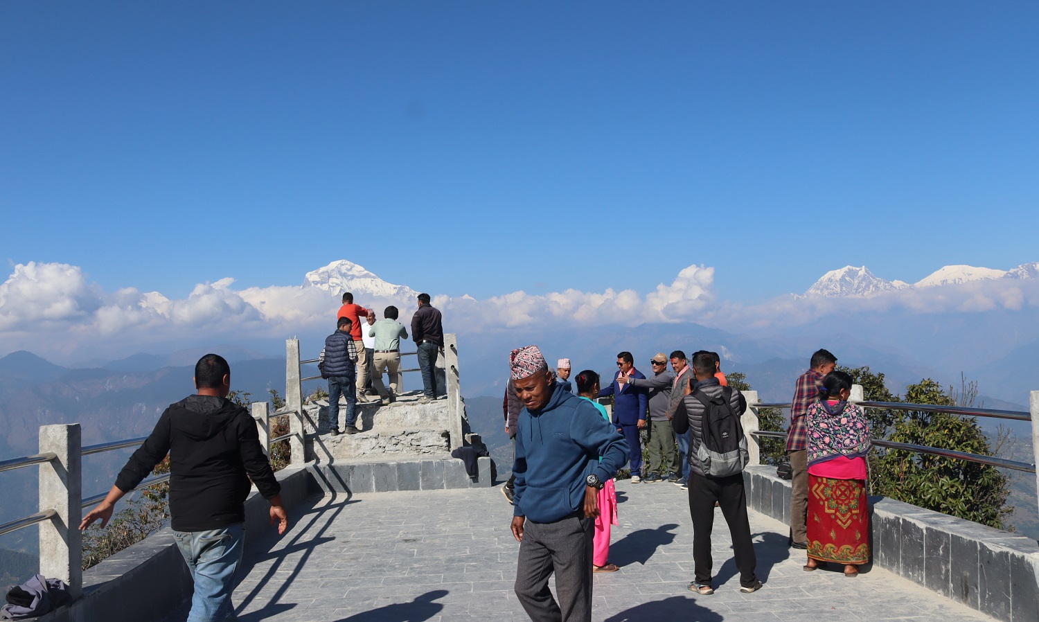 बेलढुङ्गामा आन्तरिक पर्यटकको चहलपहल