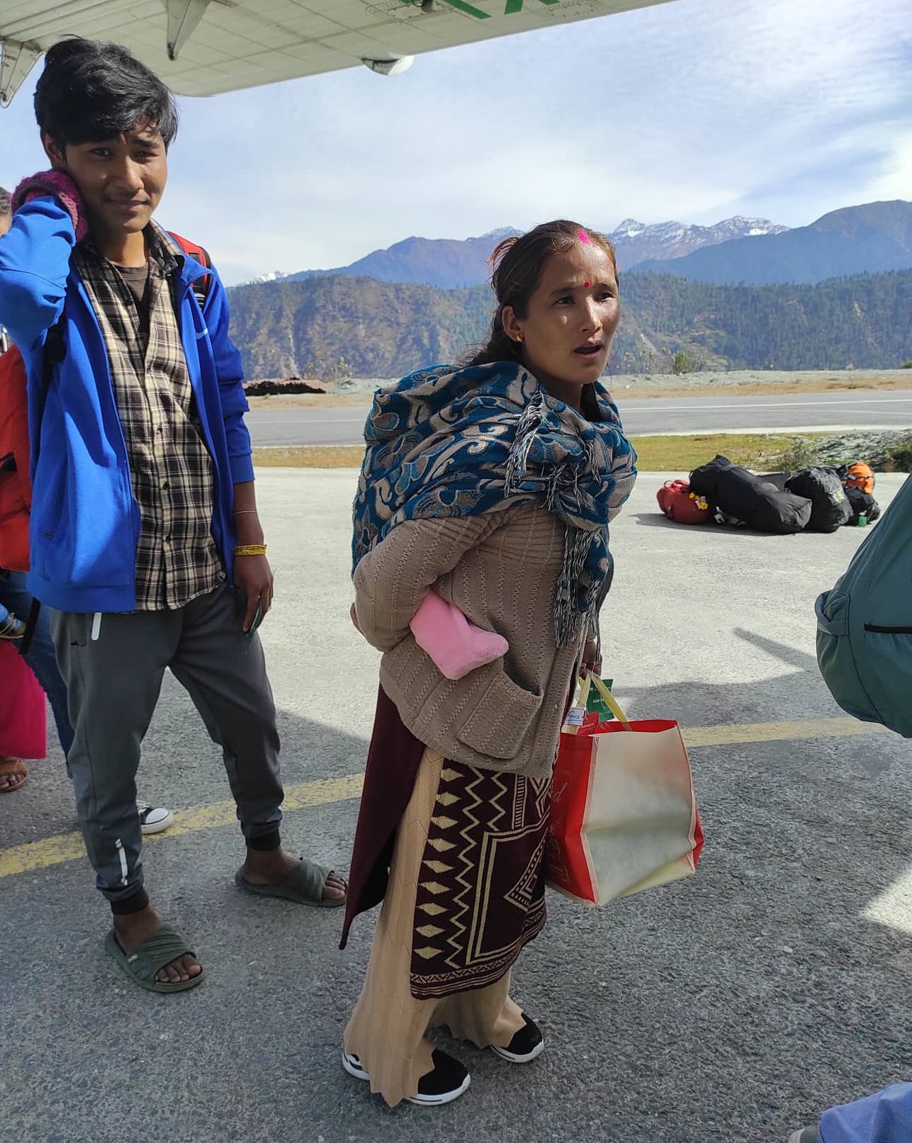 विमान कम्पनीको लापरवाही, नेपालगञ्जबाट डोल्पा जानुपर्ने महिला मुगु पुगेपछि…(भिडियो रिपोर्टसहित)