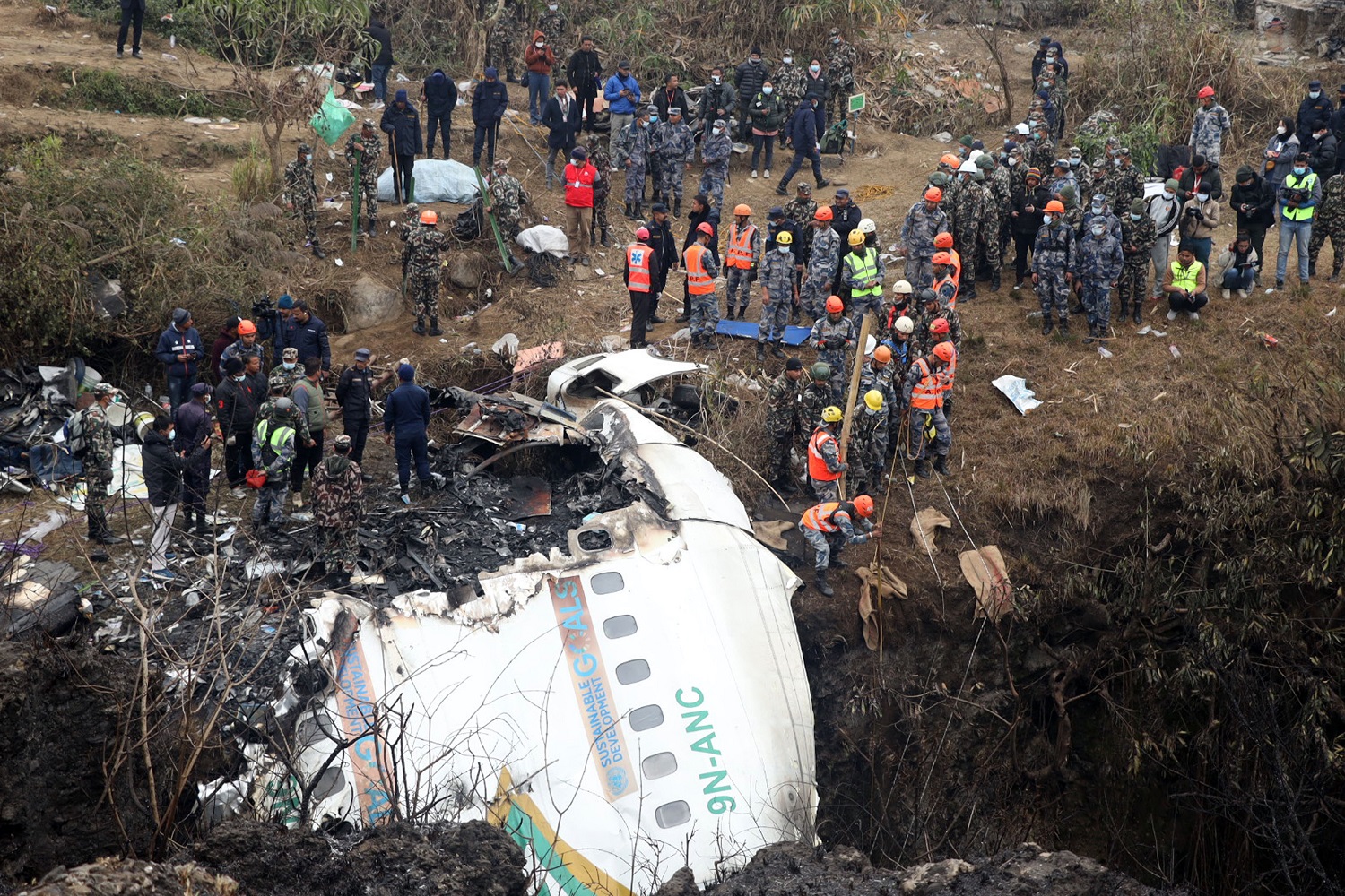 विमान दुर्घटना : पोखरामा पहिचान नभएका शव भोलि बिहान काठमाडौँ लगिने