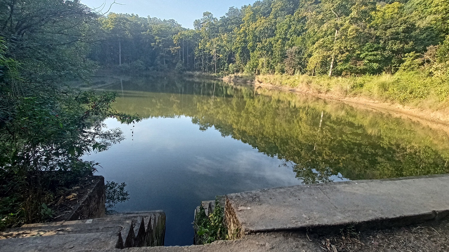 आन्तरिक पर्यटक तान्दै  चरिङ्गे  दह