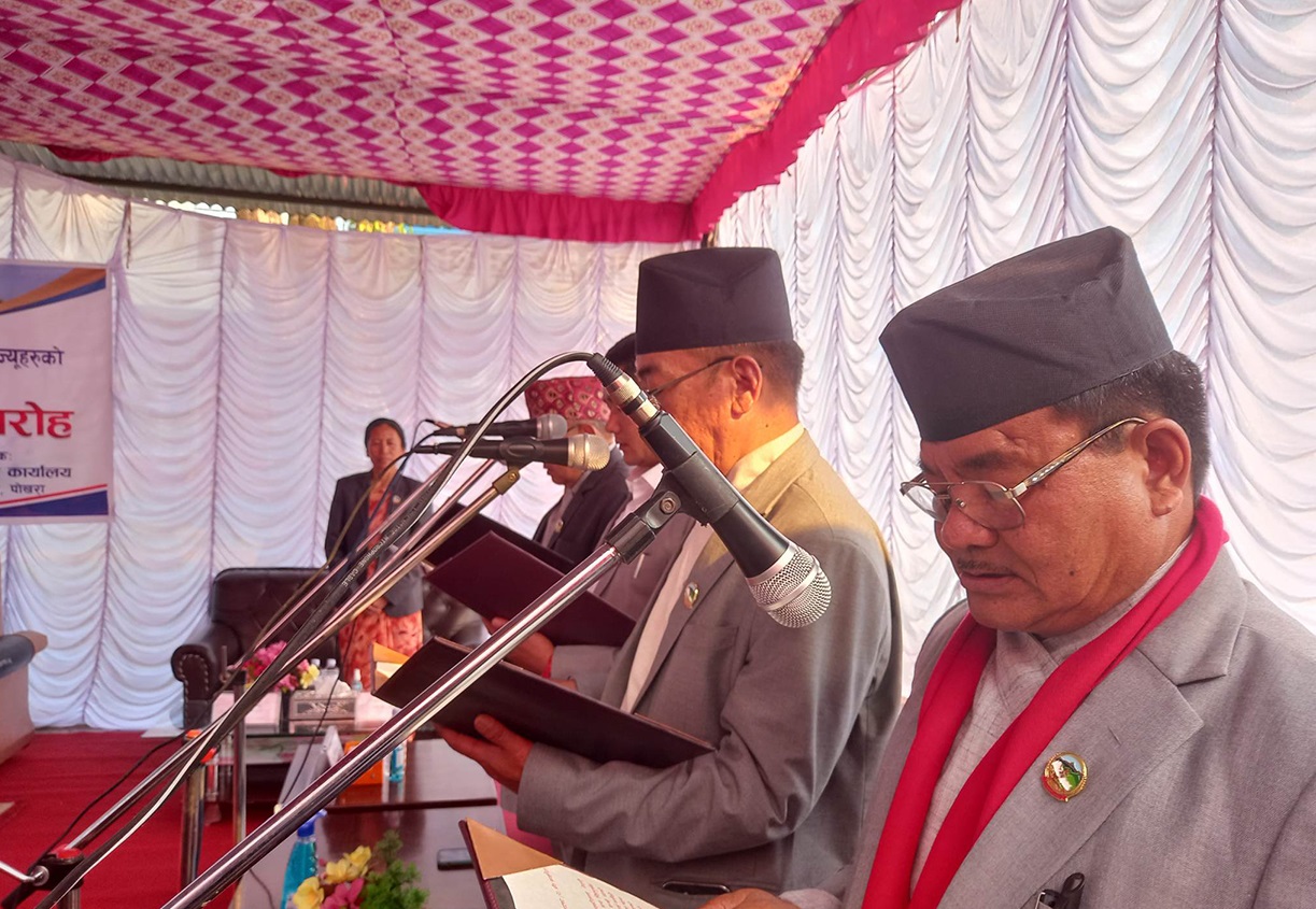 गण्डकी प्रदेश सरकार विस्तार, मन्त्रीहरुले लिए सपथ, अटाएनन् मनाङे