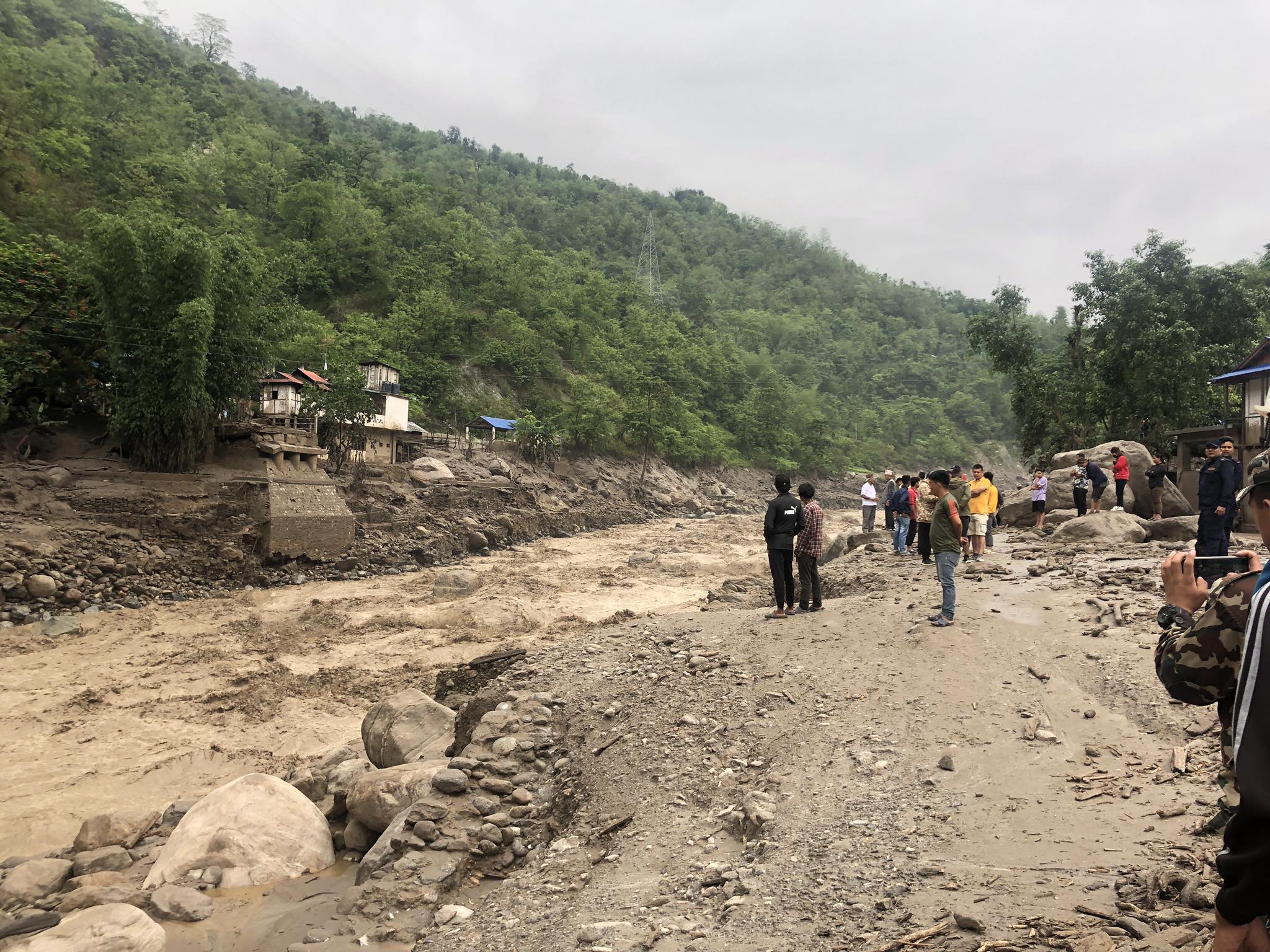 बाढी र पहिरोमा मृत्यु हुनेको संख्या ८ पुग्यो, २८ जना अझै बेपत्ता