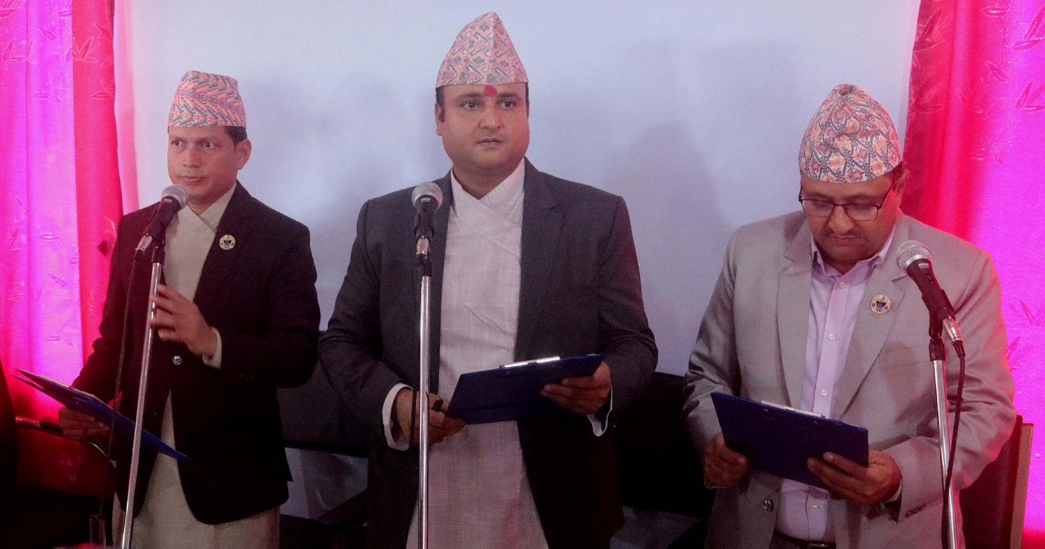कोशी प्रदेश सरकारमा तीन मन्त्रीद्वारा शपथ