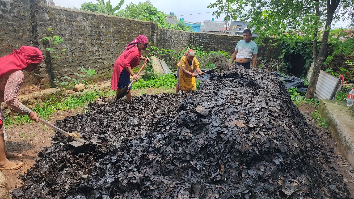 फोहरबाट मल उत्पादन गर्दै मध्यविन्दु