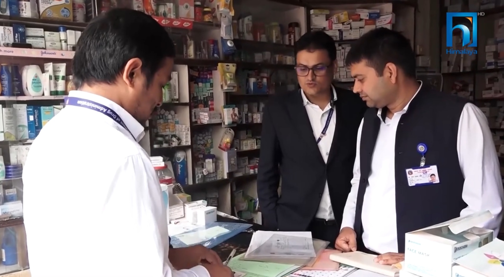 काठमाडौंका ठूला अस्पतालका औषधि पसलमा म्याद सकिएका औषधि (भिडियो रिपोर्टसहित)