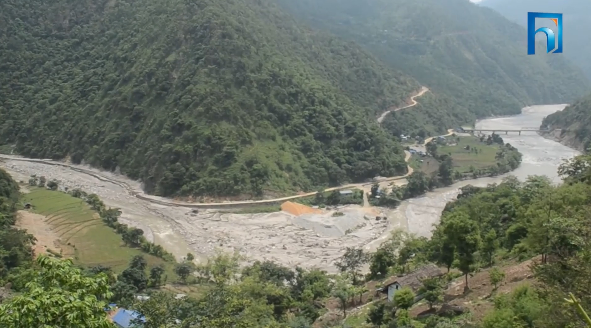 बाढी र पहिरोबाट क्षतिग्रस्त तमोर कोरिडोर, छैन सञ्चालनको सुरसार (भिडियो रिपोर्टसहित)