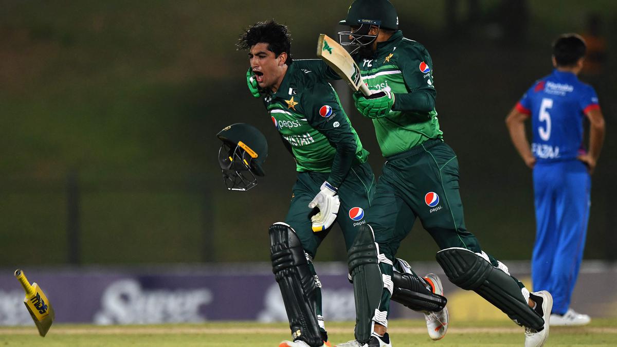 दोस्रो एक दिवसीय क्रिकेटमा अफगानिस्तानविरुद्ध पाकिस्तानको संघर्षपूर्ण जित