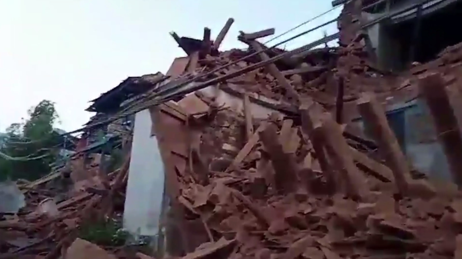 जाजरकोट भूकम्पबाट मृत्यु हुनेको संख्या १४३ पुग्यो, १६६ जना घाइते