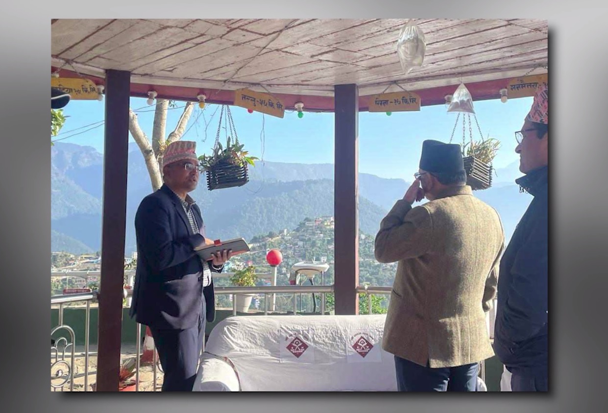 भूकम्प प्रभावित क्षेत्रमा प्रधानमन्त्री प्रचण्ड